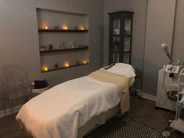 More Photos Of 4361 S Congress Ave, Austin Apartments For Sale