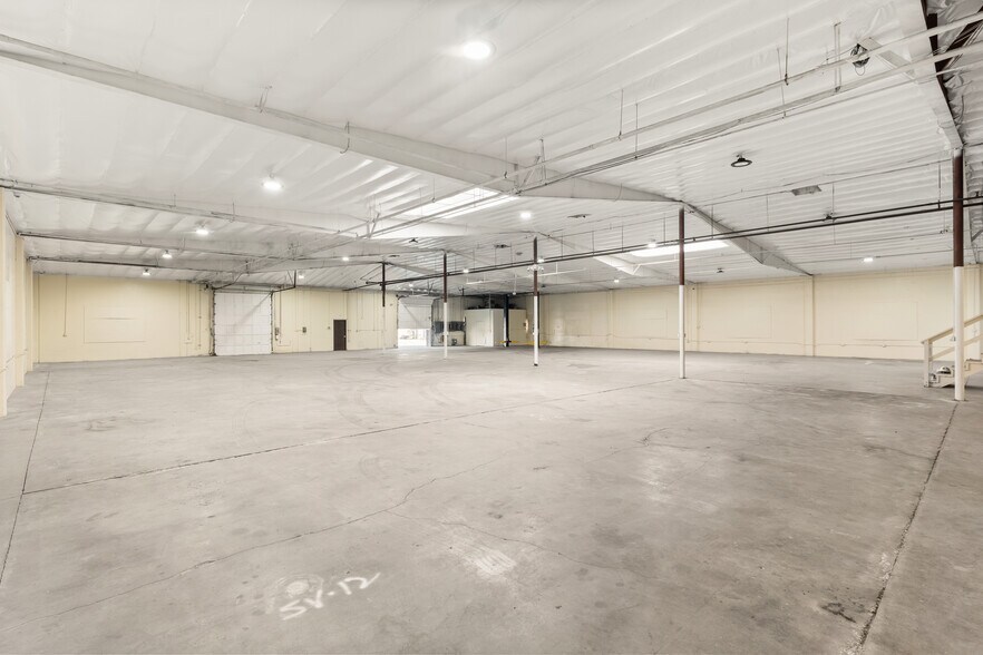 More Photos Of 3265 E 59th St, Long Beach Warehouse For Sale