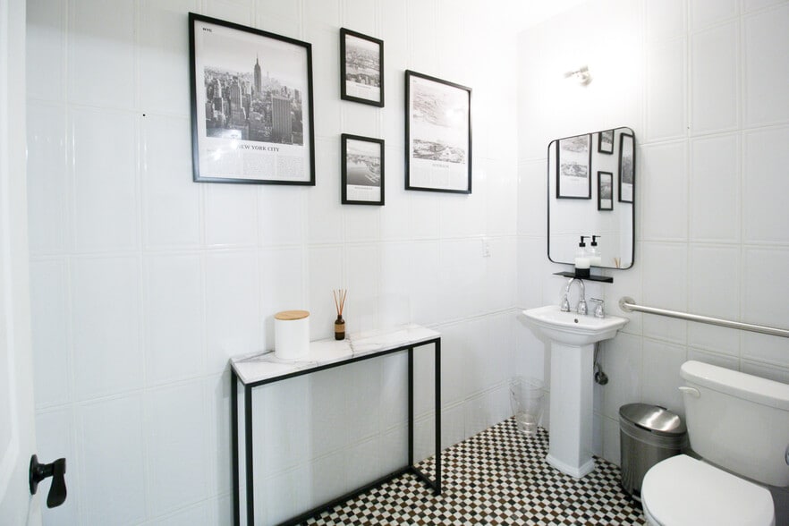 More Photos Of 137 Grand St, Brooklyn Storefront Retail Residential For Sale