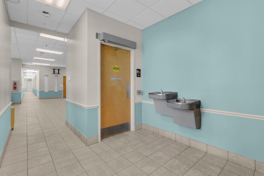 More Photos Of 1201 E Oak St, Kissimmee Office For Sale