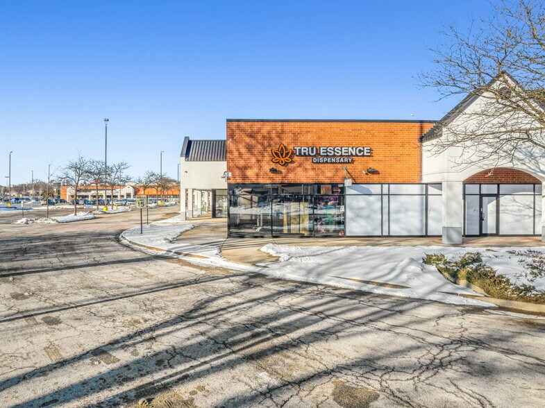 More Photos Of 760-836 E Rand Rd, Arlington Heights General Retail For Sale