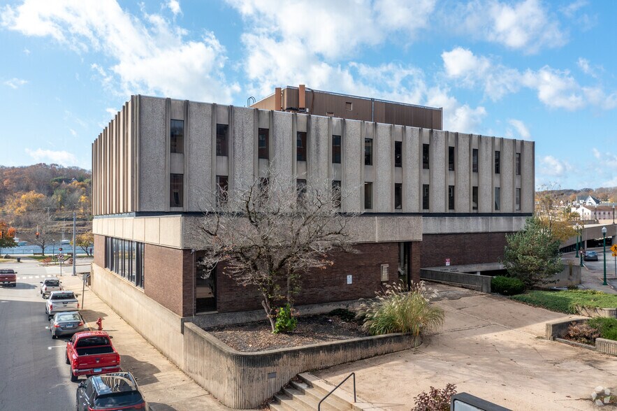 More Photos Of 101 Water St, Norwich Office For Sale
