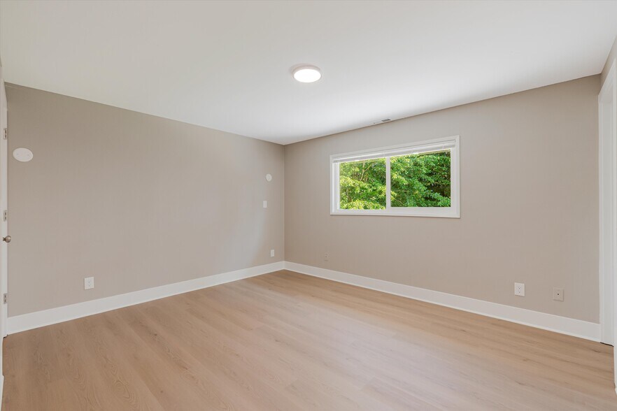 More Photos Of 2706 SE Spruce St, Hillsboro Healthcare For Sale
