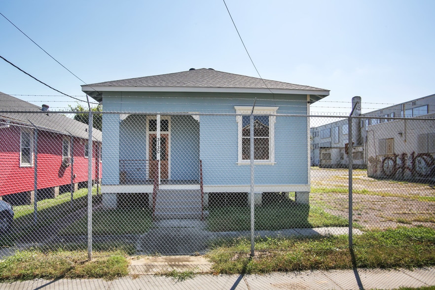 More Photos Of 1301 Clouet St, New Orleans Schools For Sale