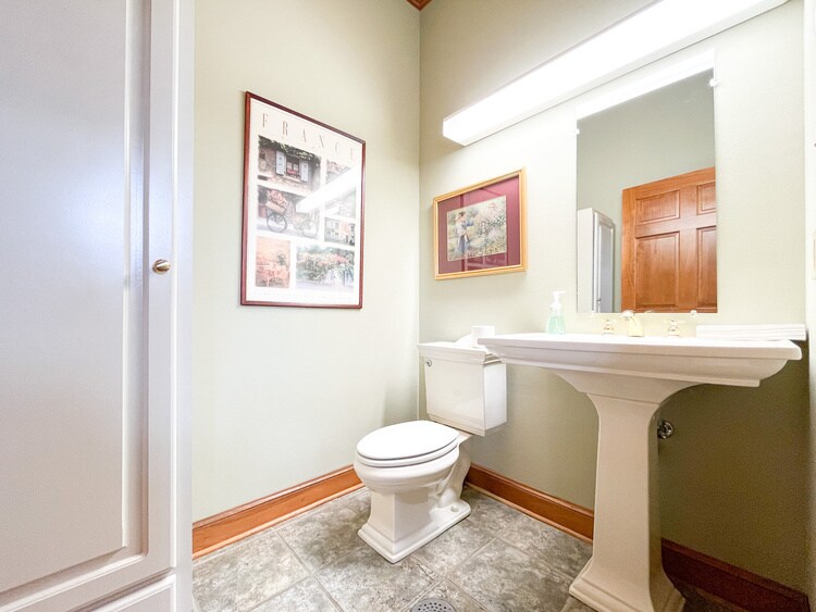 More Photos Of 9543 Fenway Ave, Baton Rouge Office For Sale