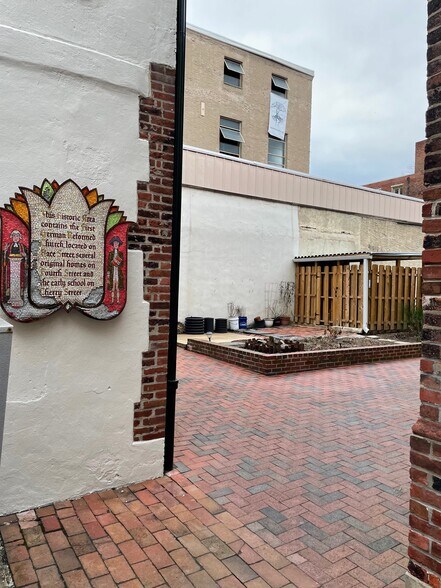 More Photos Of 129-139 N 4th St, Philadelphia Unknown For Lease