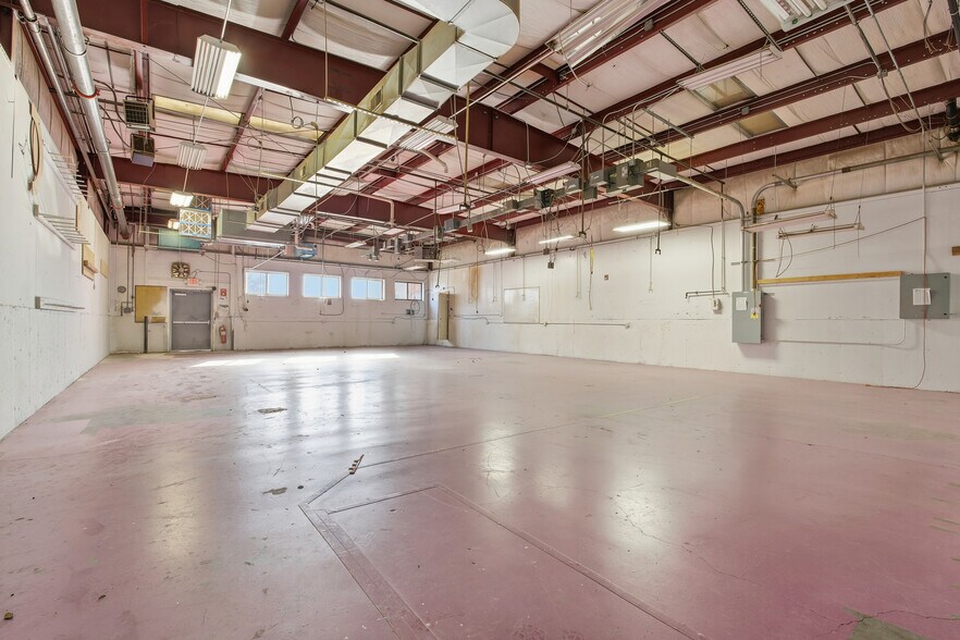 More Photos Of 109 Apremont Way, Westfield Manufacturing For Lease