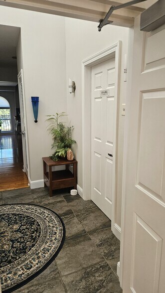 More Photos Of 3001 W Azeele St, Tampa Office For Lease