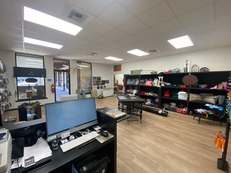 More Photos Of 108 Plaza Cir, Alabaster Unknown For Lease