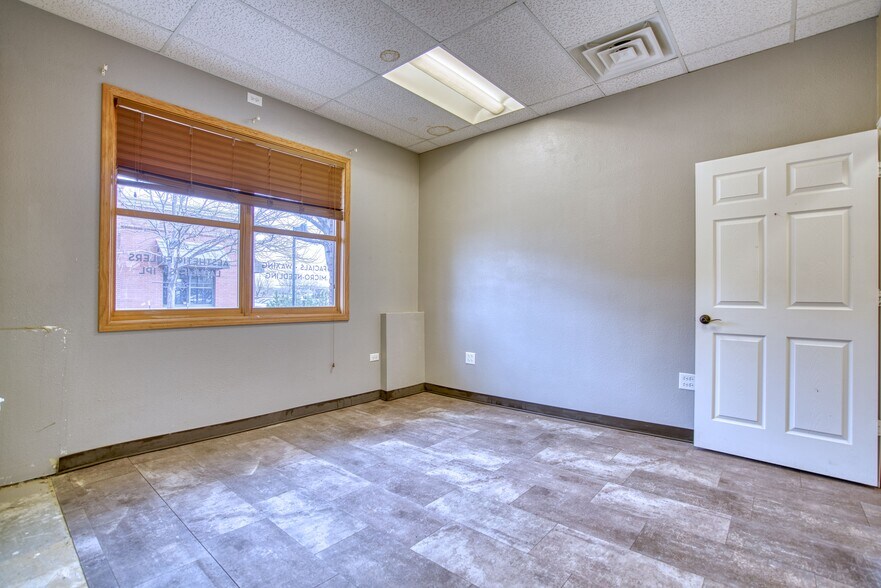More Photos Of 149 S Briggs St, Erie Storefront Retail Office For Lease