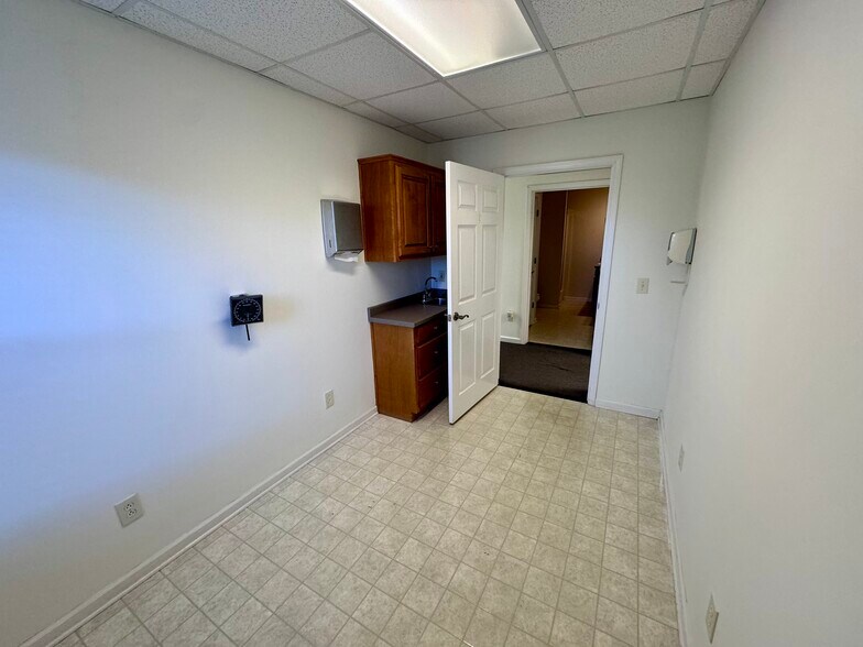 More Photos Of 70 Mountain Dr, Dahlonega Medical For Lease