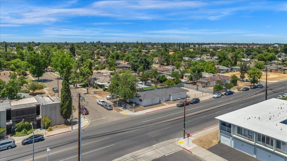 More Photos Of 2611 N Fresno St, Fresno Medical For Sale