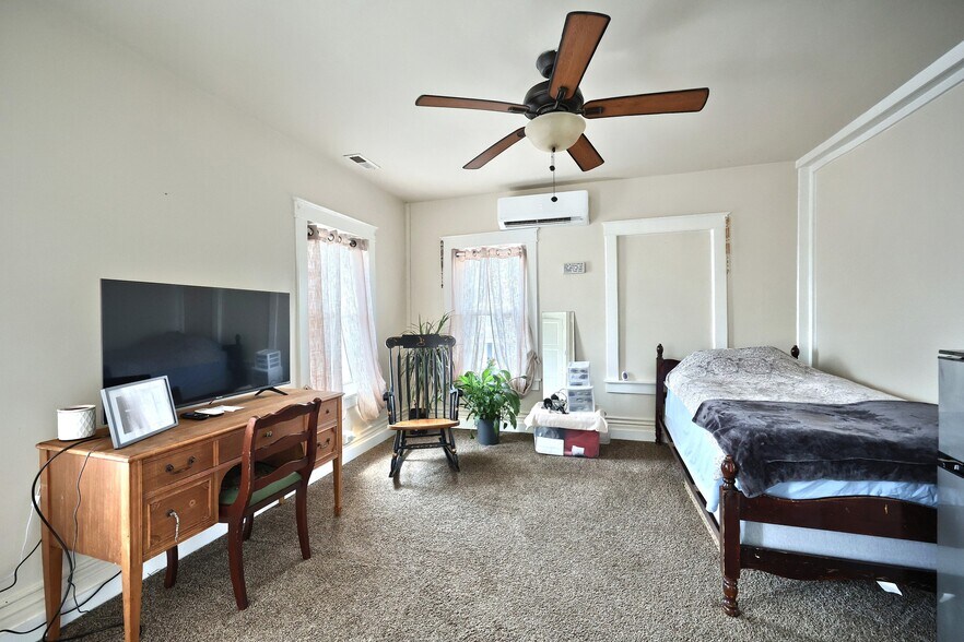 More Photos Of 21603 Middletown Rd, Freeland Freestanding For Sale