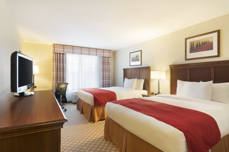 More Photos Of 130 Holiday Blvd, Covington Hotel For Sale