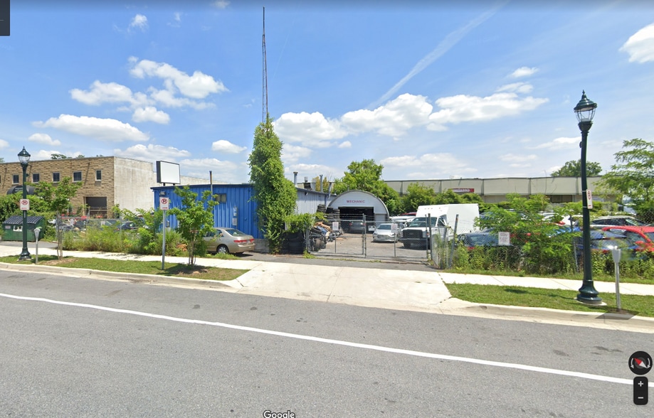 More Photos Of 11909 Chapman Ave, Rockville Service For Sale