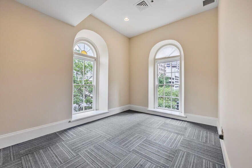 More Photos Of 620 Congress Ave, Austin Office For Lease