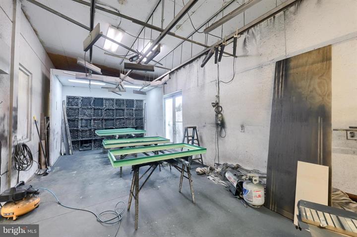 More Photos Of 206 W Kendig Rd, Willow Street Warehouse For Sale