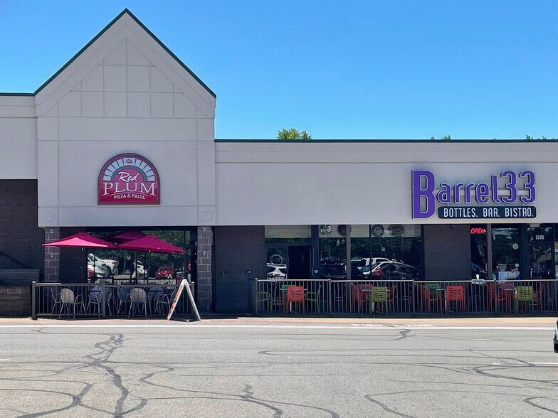 More Photos Of 8202-8280 E Market St, Warren Unknown For Lease