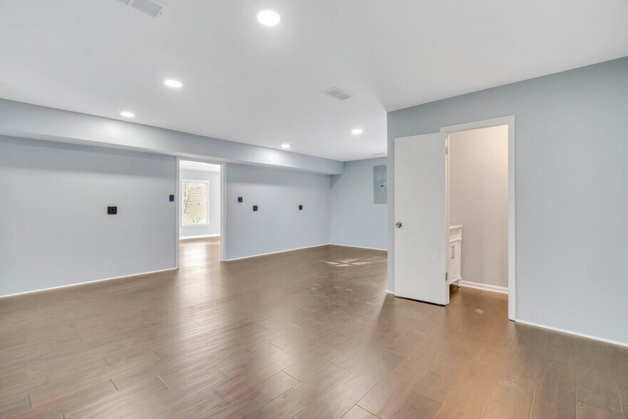 More Photos Of 4809 Augusta Rd, Savannah Storefront Retail Office For Sale