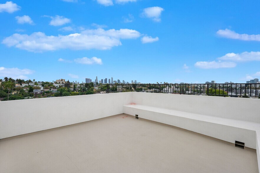 More Photos Of 726 Robinson St, Los Angeles Apartments For Sale