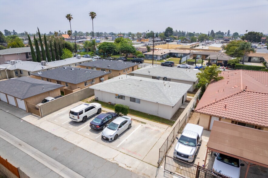 More Photos Of 412 W Ramona Dr, Rialto Multifamily For Sale