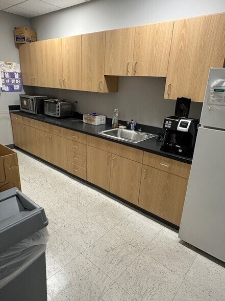 More Photos Of 300 Sonwil Dr, Buffalo Distribution For Lease
