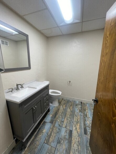 More Photos Of 10600 Victory Blvd, North Hollywood Office For Lease