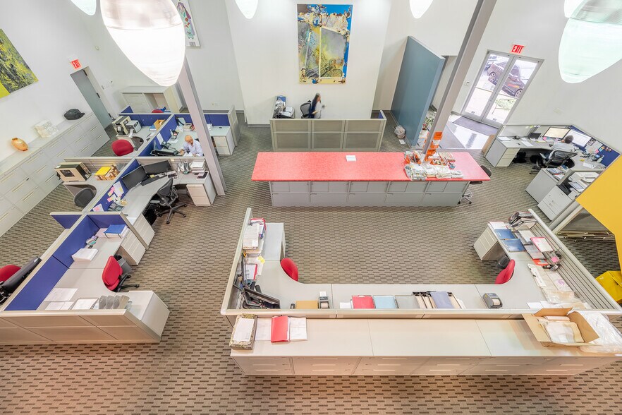 More Photos Of 8950 127th St, Richmond Hill Warehouse For Sale