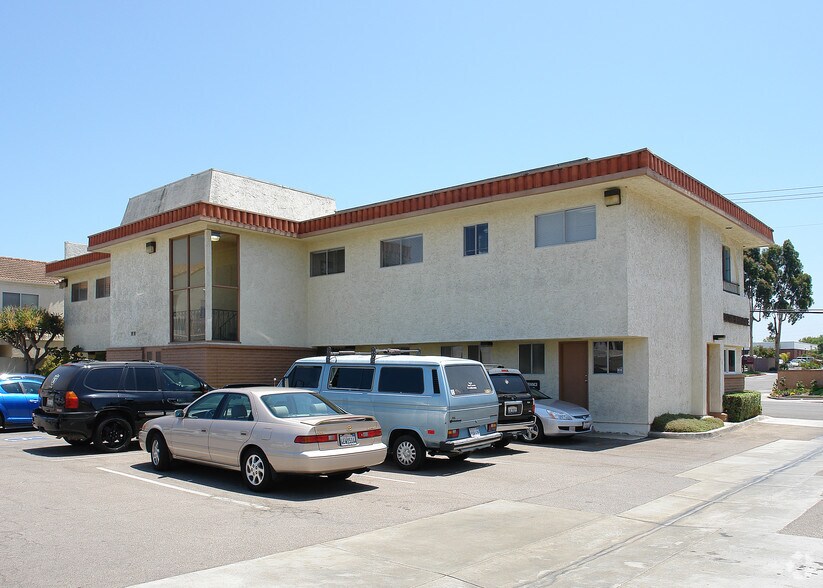 More Photos Of 8101 Newman Ave, Huntington Beach Medical For Lease