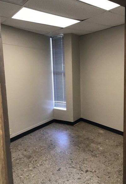 More Photos Of 901 N Virginia Ave, Oklahoma City Manufacturing For Lease
