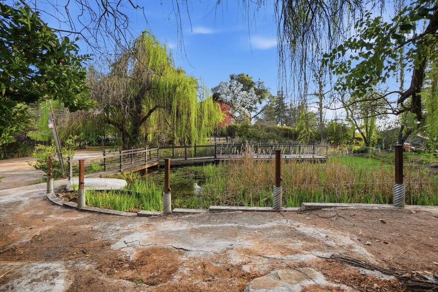 More Photos Of 21645 Parrotts Ferry Rd, Sonora Specialty For Sale