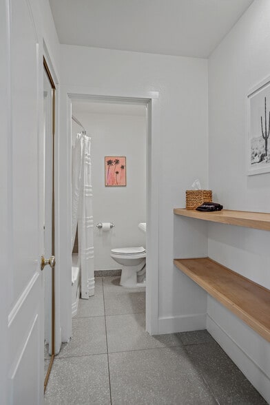 More Photos Of 555 S Warm Sands Dr, Palm Springs Hotel For Sale