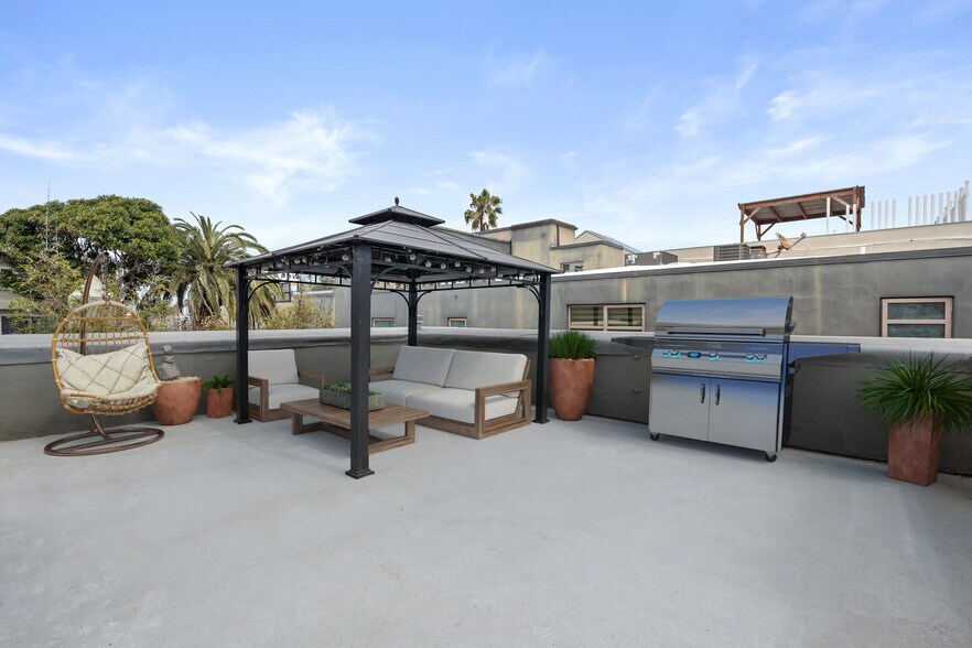 More Photos Of 22 28th Ave, Venice Apartments For Sale