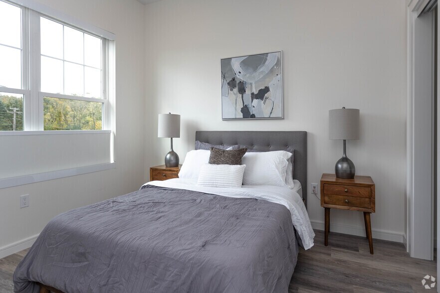 More Photos Of 1000 New York Ave, Huntington Station Apartments For Lease