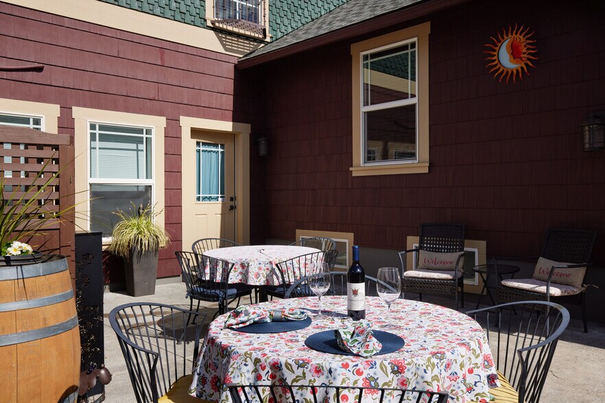 More Photos Of 527 Catherine St, Walla Walla Hospitality For Sale