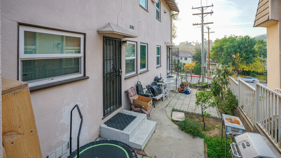 More Photos Of 1801-1809 Verdugo Loma Dr, Glendale Apartments For Sale