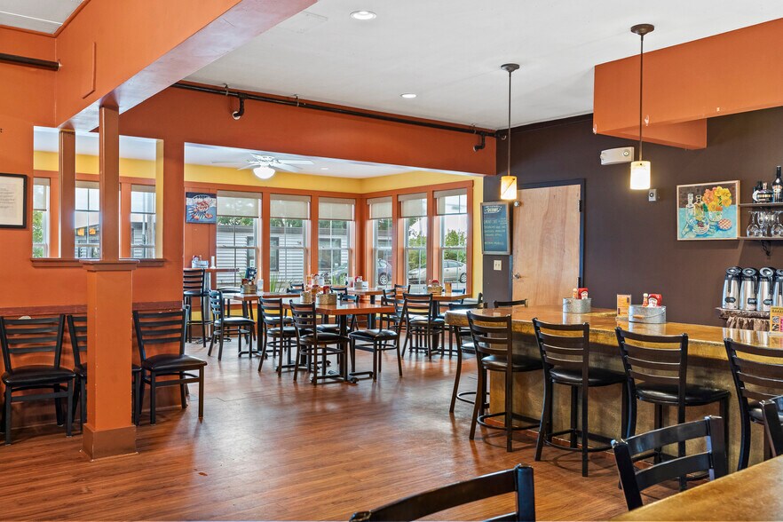 More Photos Of 650 Main St, Rockland Restaurant For Sale