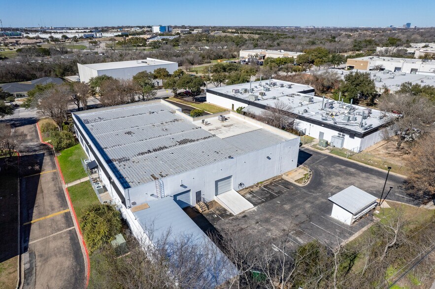 More Photos Of 8605 Cross Park Dr, Austin Office For Lease