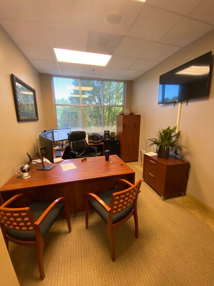 More Photos Of 2315 W Arbors Dr, Charlotte Medical For Lease