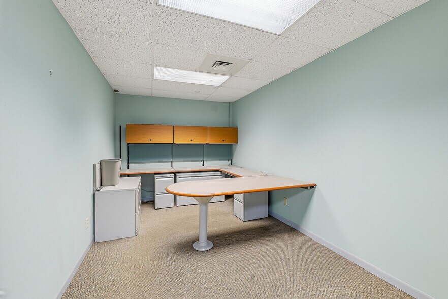 More Photos Of 100 Creative Way, Ripon Manufacturing For Sale
