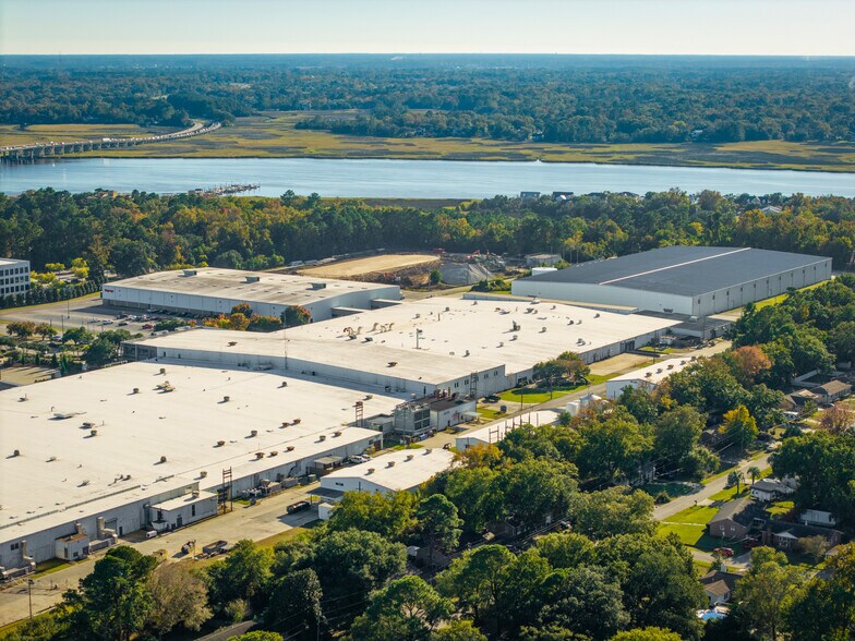 More Photos Of 4500 Leeds Ave, North Charleston Warehouse For Lease