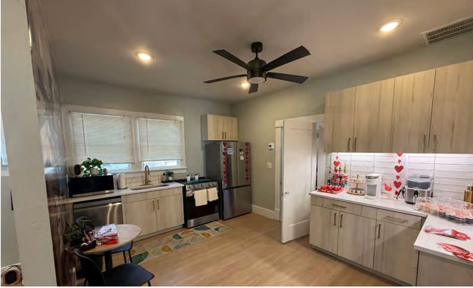 More Photos Of 604 W 25th St, Austin Specialty For Lease