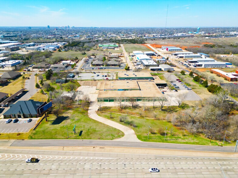 More Photos Of 7000 N Robinson Ave, Oklahoma City Warehouse For Lease