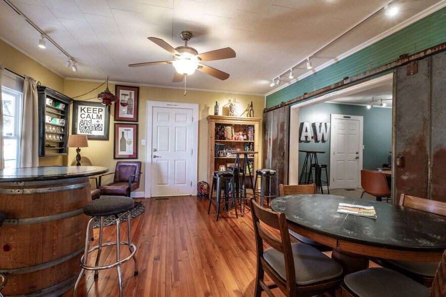 More Photos Of 913 N Bridge St, Elkin General Retail For Sale