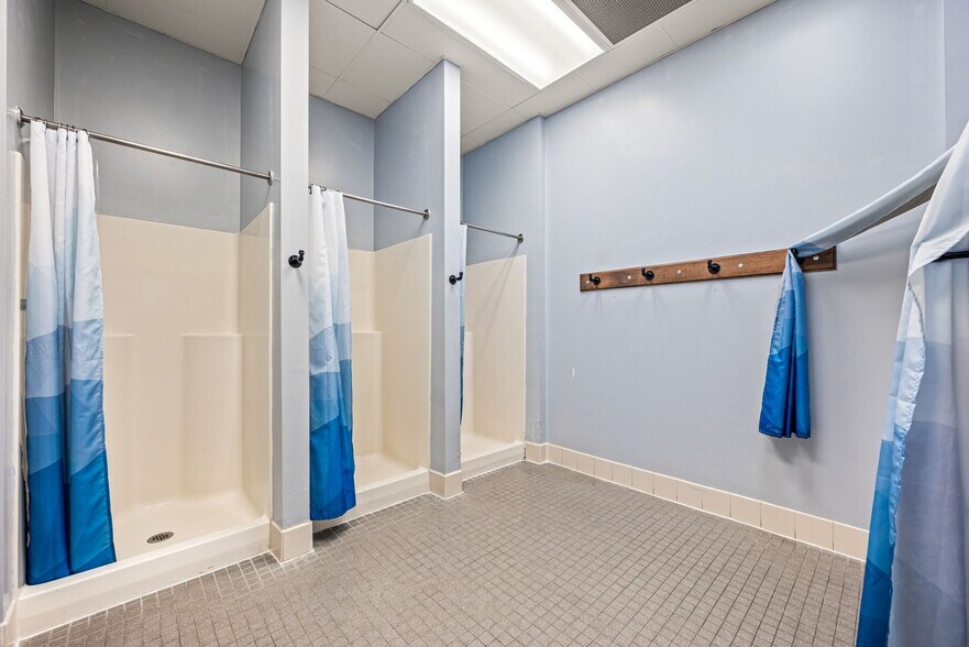 More Photos Of 51 S Pine St, Elverson Office For Sale