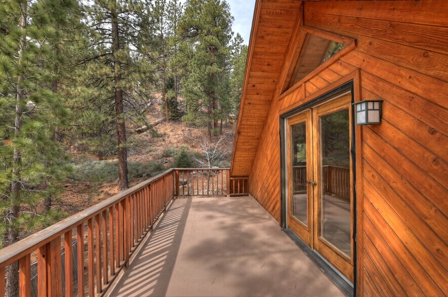 More Photos Of 39128 N Shore Dr, Fawnskin Specialty For Sale