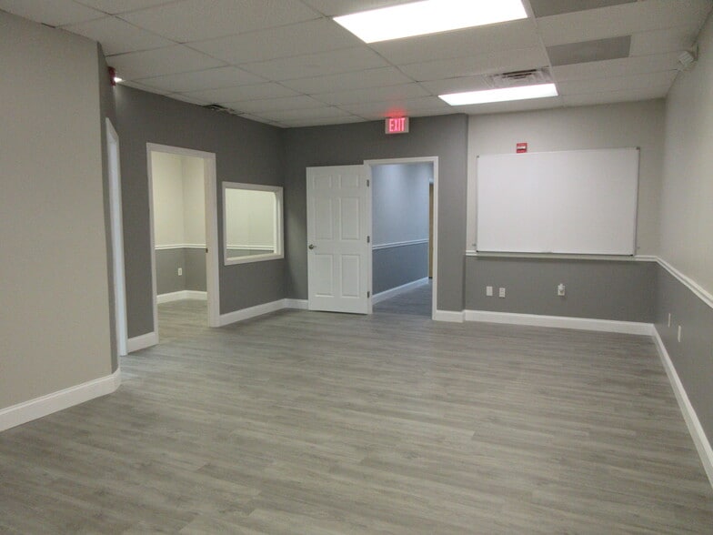 More Photos Of 540 NW University, Port Saint Lucie Office Residential For Sale