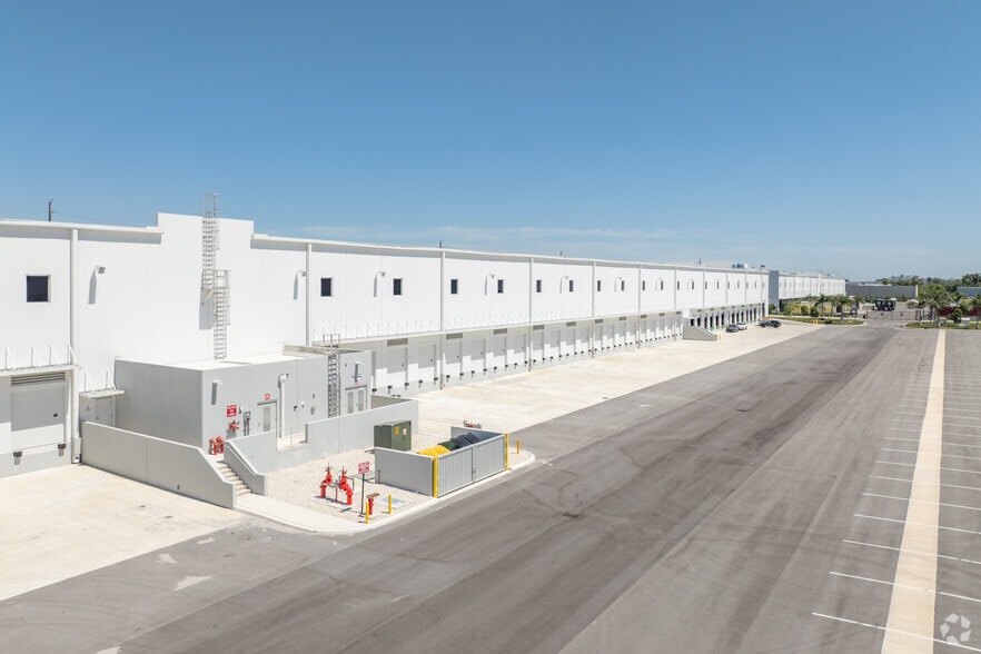 More Photos Of NW 107th Ave, Doral Unknown For Lease