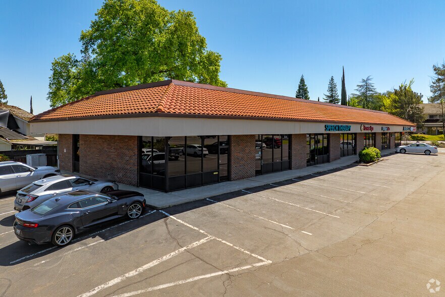 More Photos Of 5200-5252 Sunrise Blvd, Fair Oaks Unknown For Lease
