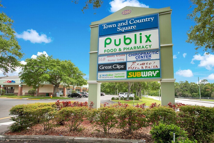 More Photos Of 2300 Griffin Rd, Lakeland Unknown For Lease